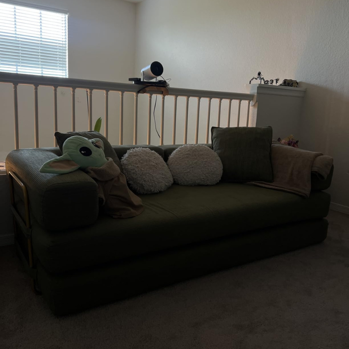 Review by Laura. M